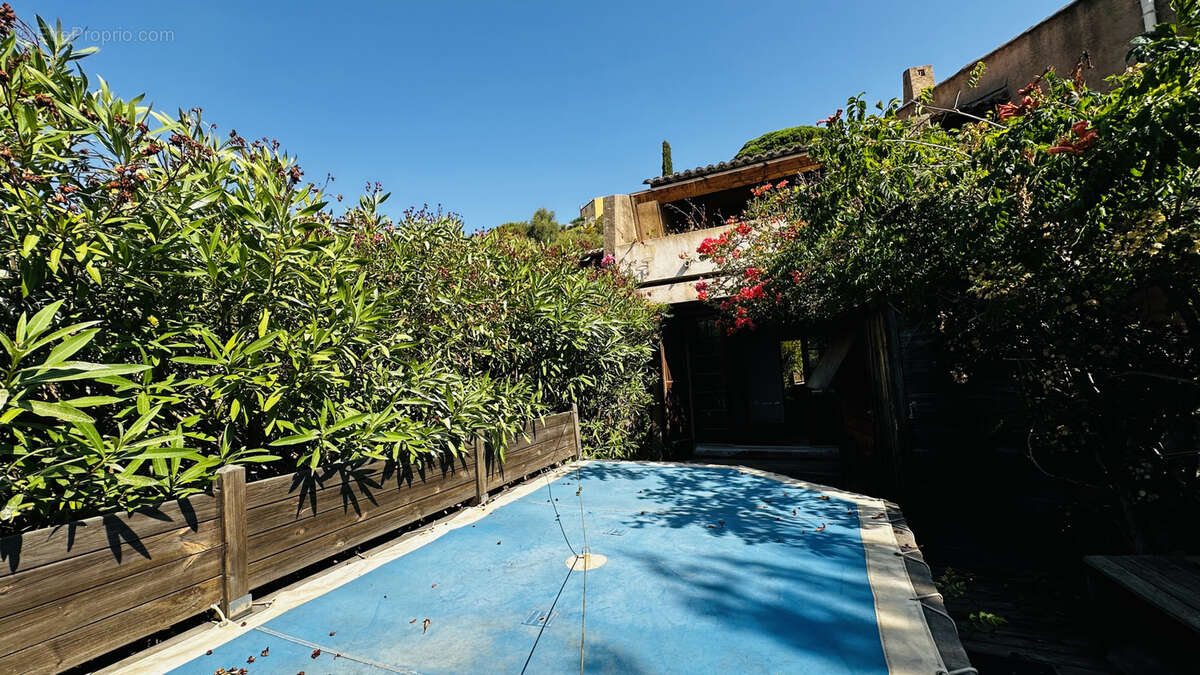 Maison T4 avec mini-piscine et deux parkings - photo 2