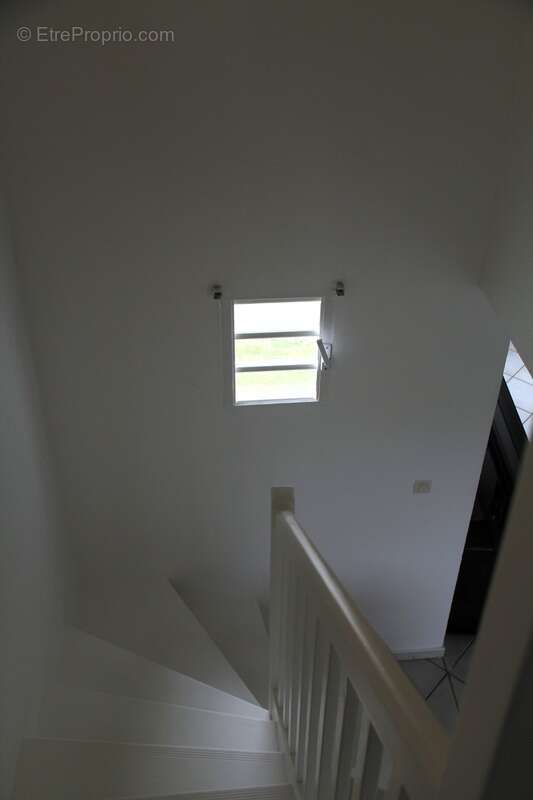 Superbe Duplex T4 de 105 m² – Vues Mer, Forêt et Parc – Baie-Mahault - photo 18