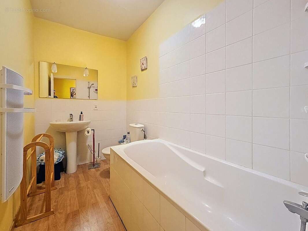 Maison 107 m² à Ceilhes-Et-Rocozels  - photo 7