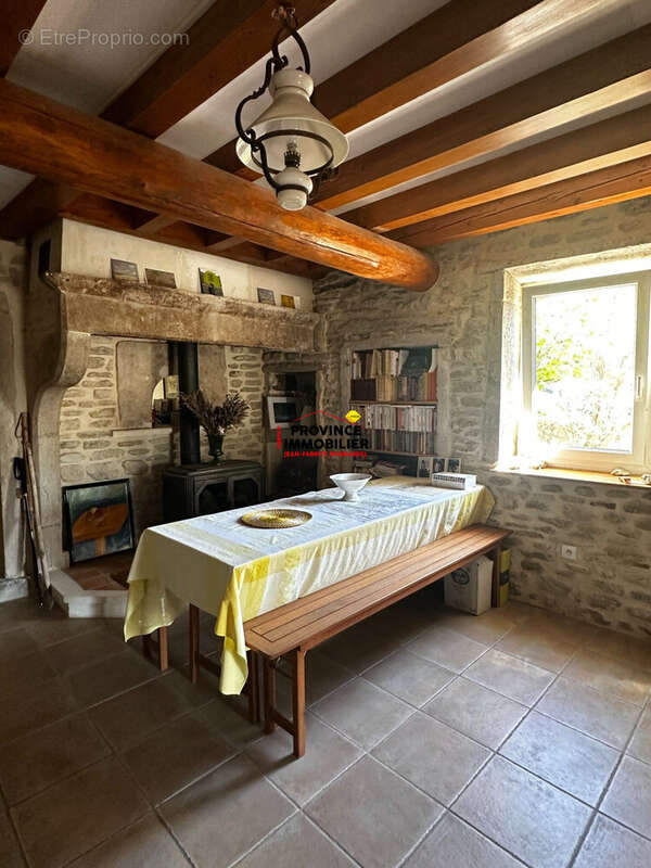 Maison 191 m² à Taulignan  - photo 2