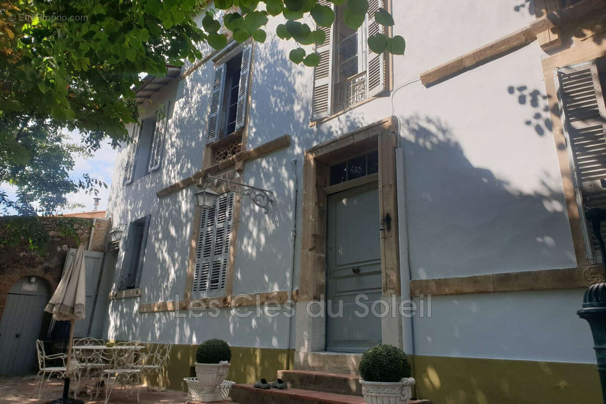 Maison 173 m² à Tourves  - photo 2