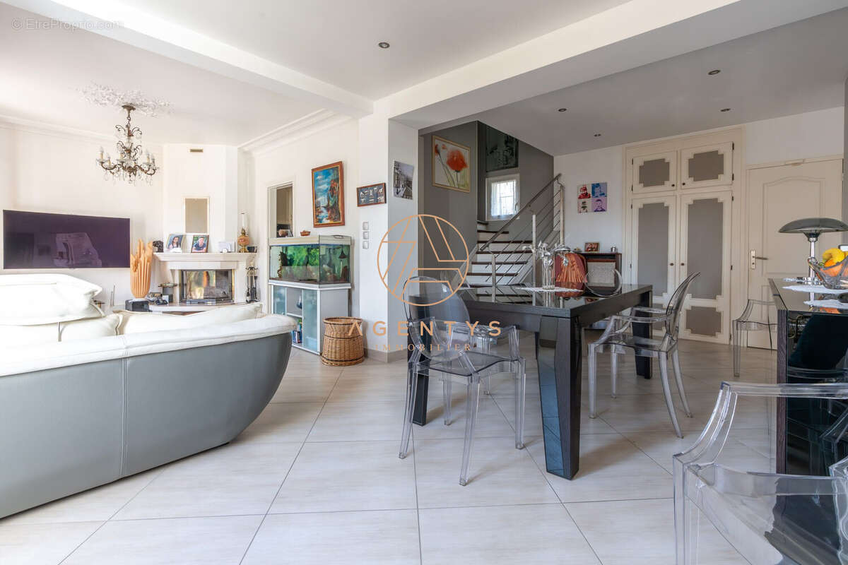 Maison à NOGENT-SUR-MARNE