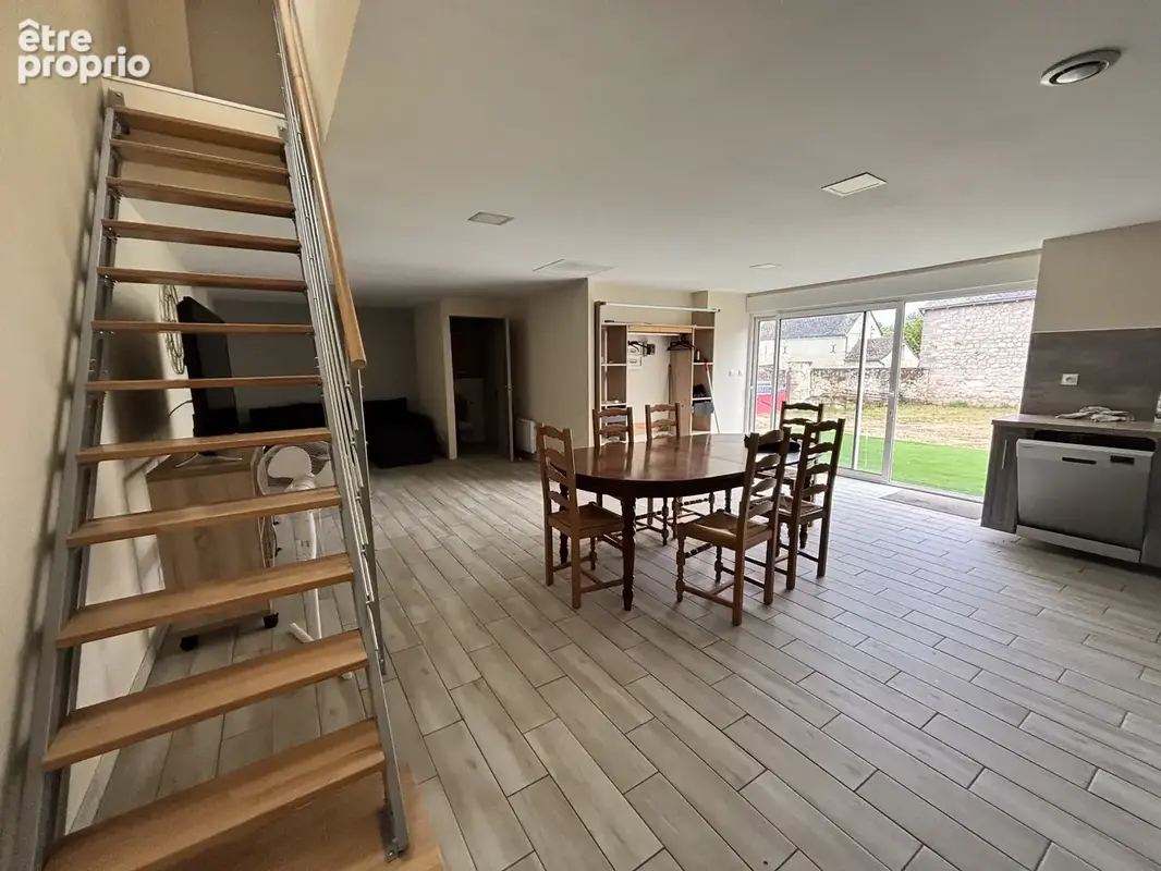 Ensemble immobilier composé de deux gîtes situés sur la commune de Savigny-en-Véron - photo 2