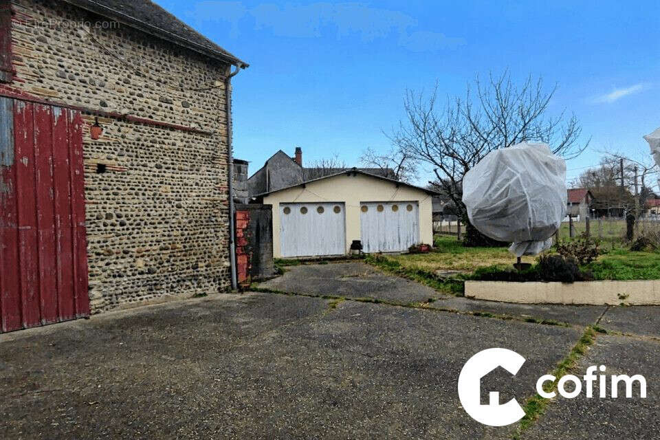 Maison à POEY-DE-LESCAR
