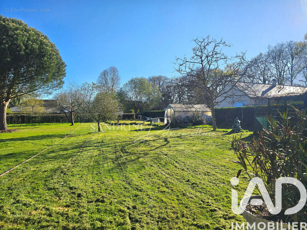 Photo 2 - Terrain à HERIC