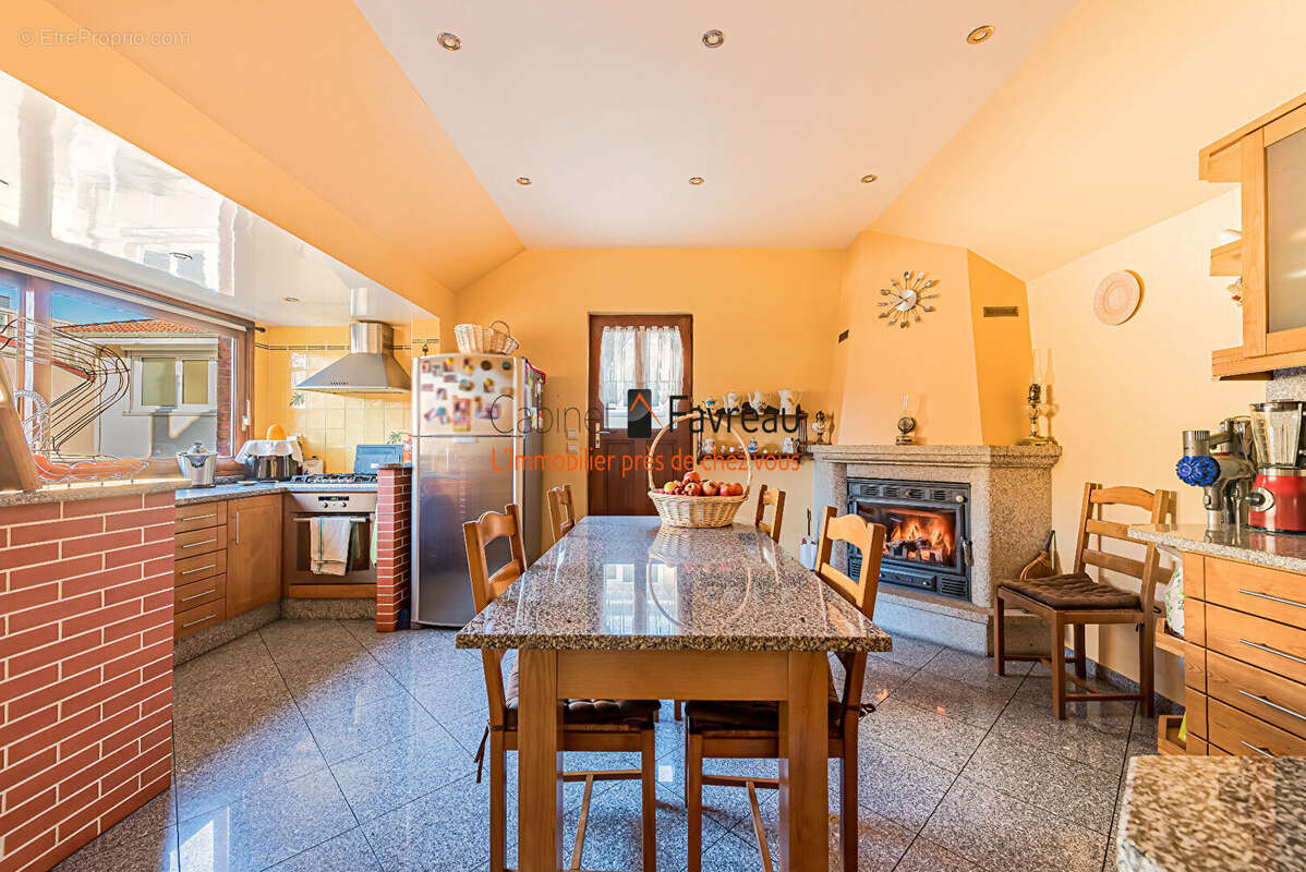 Maison à L&#039;HAY-LES-ROSES