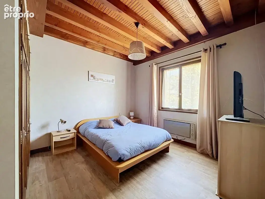 Maison - 6 Chambres - Cave - Garage double - Jardin - Au calme absolu - photo 15