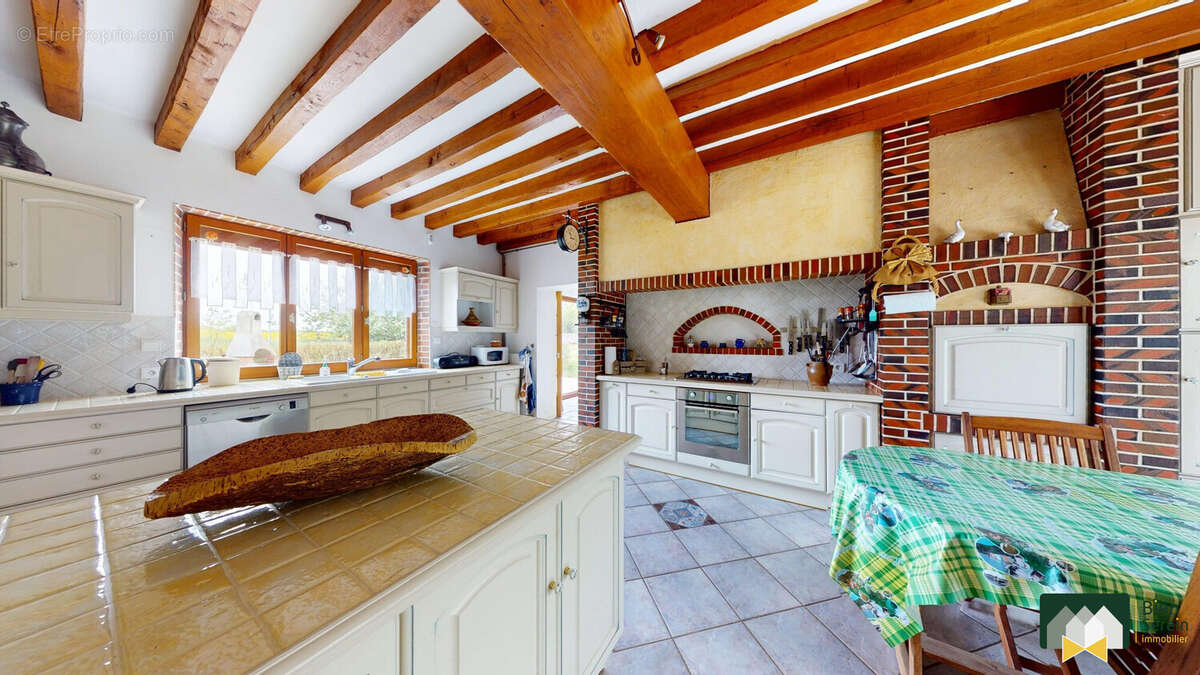 Maison à VAUPILLON