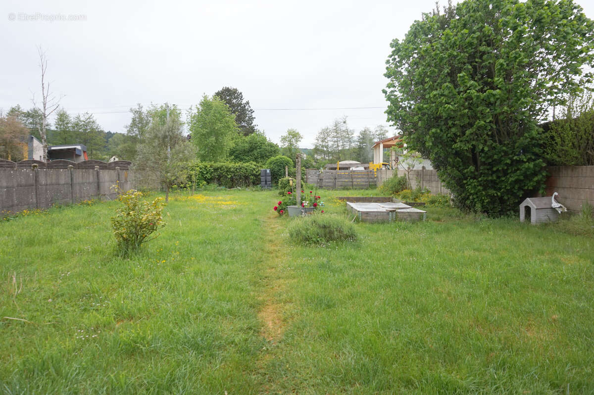 Maison à LUZY