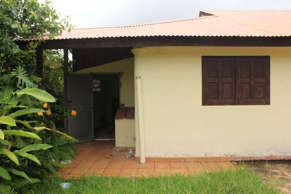 Maison à REMIRE-MONTJOLY