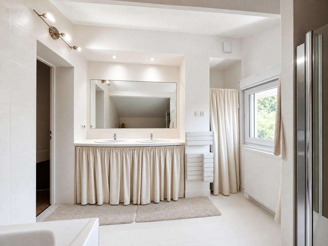 Maison de 8 pièces de 190 m² à La Bastide-de-Besplas - photo 11