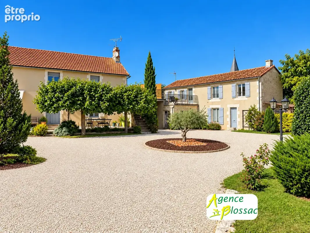 Photo Maison à Amberre au prix de 358 000€