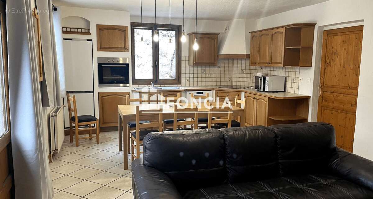 Maison à LES ALLUES