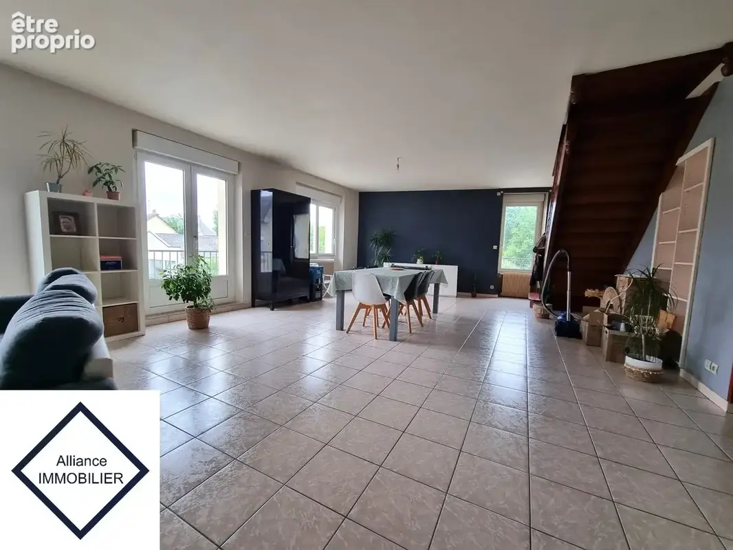 Appartement 245 m² à vendre à Montauban-De-Bretagne (35360) - photo 2