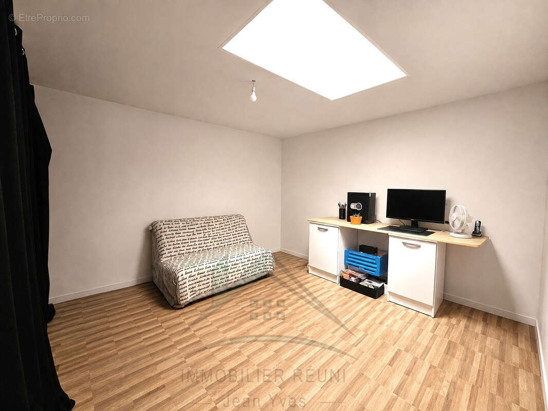 Villa de 131 m2 de plain-pied… Piscine… Dépendance… Sans vis-à-vis… Confort moderne… - photo 14