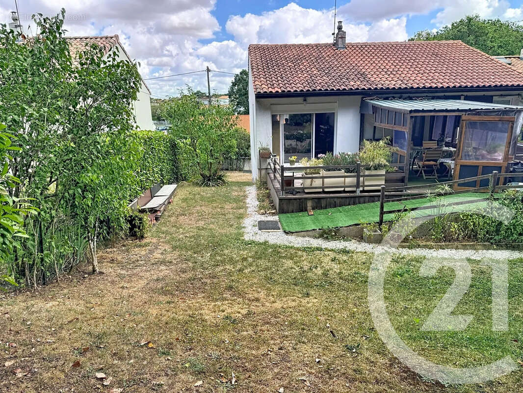 Maison 103 m² à Soyaux  - photo 8