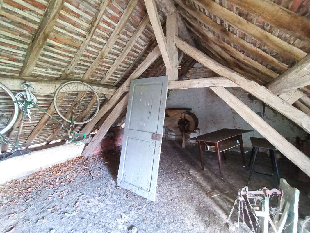 Maison à JUSSY-LE-CHAUDRIER