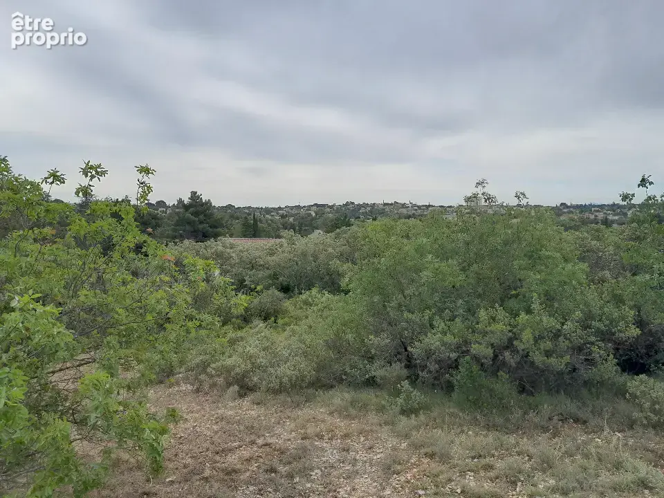 Terrain 350 m² à Villeneuve-Les-Avignon  - photo 3