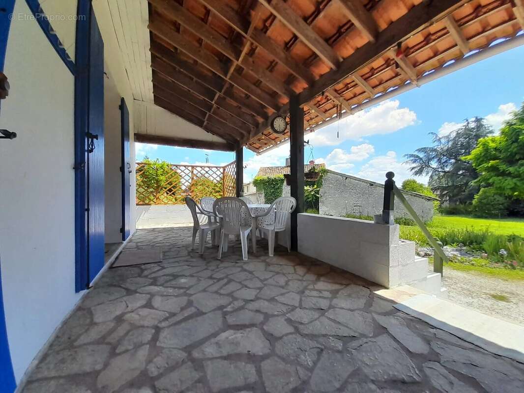Jolie maison de village de 3 chambres avec piscine et garage - photo 10