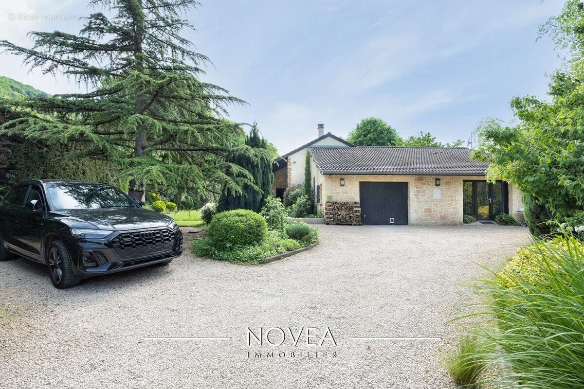 Maison à POLEYMIEUX-AU-MONT-D'OR
