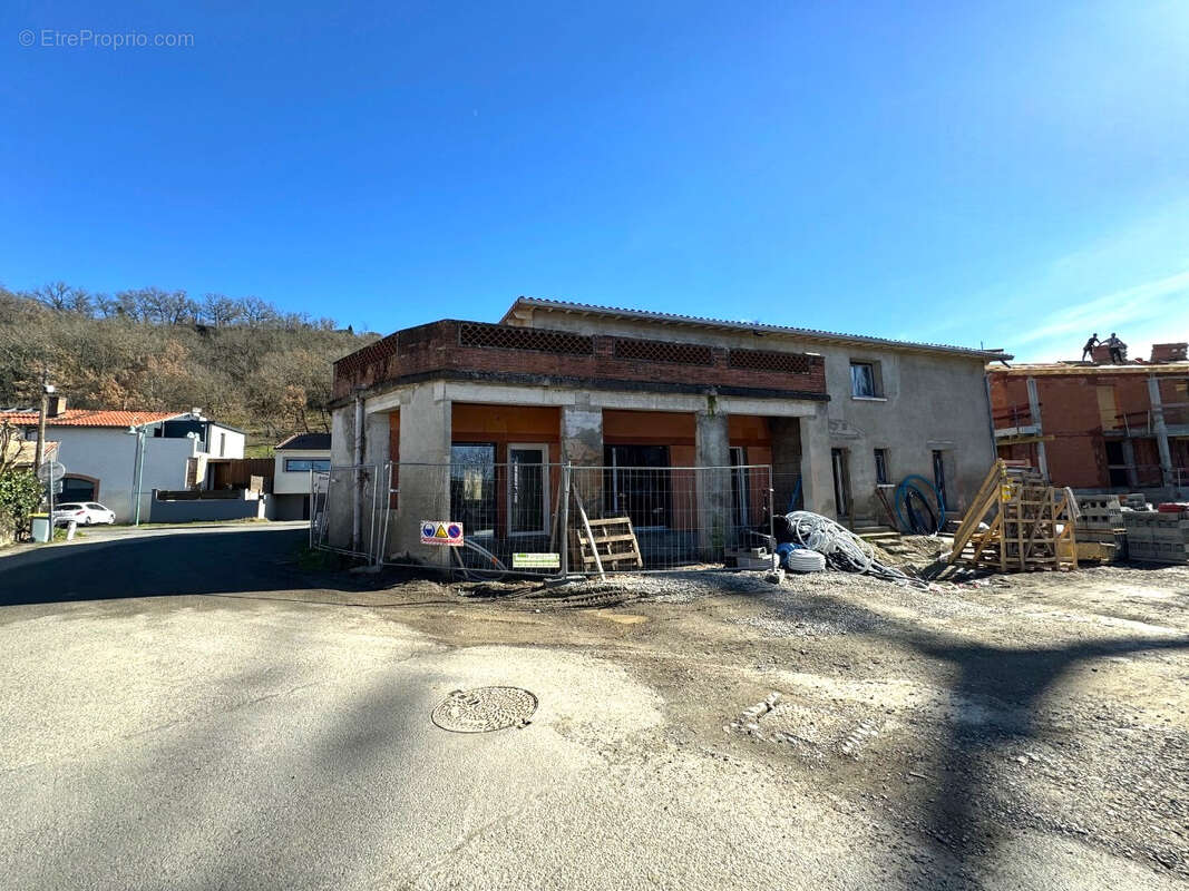 Appartement à LACROIX-FALGARDE