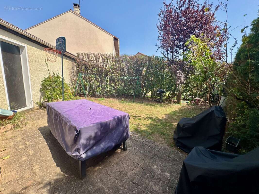 Maison à DECINES-CHARPIEU