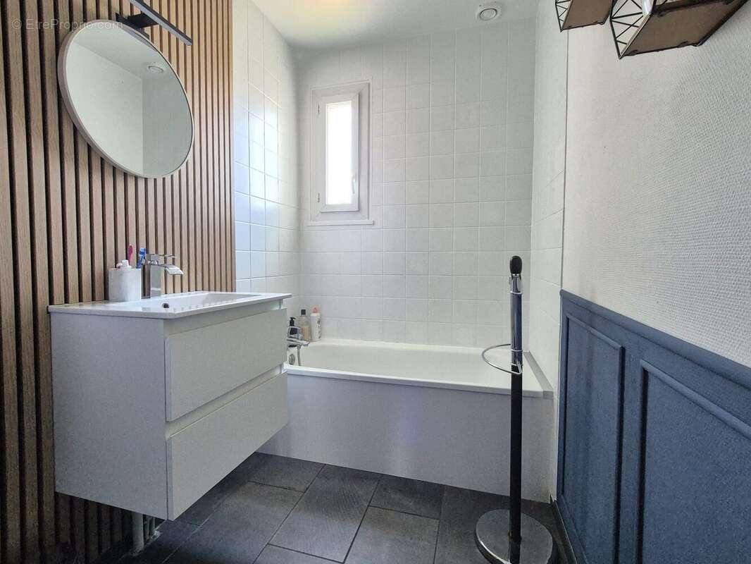Maison 78 m² à Cande  - photo 4