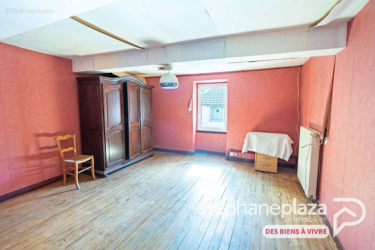 Maison à PONT-DE-VEYLE