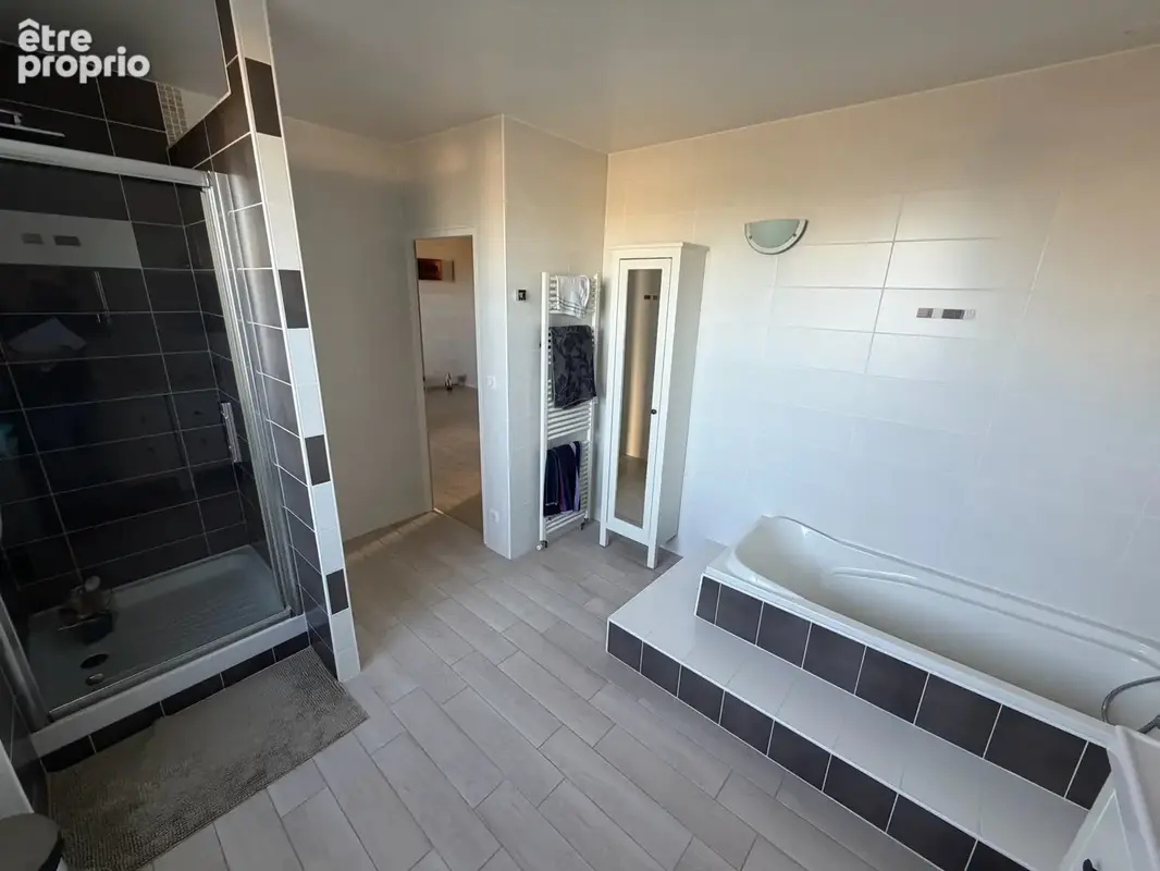 FERMETTE RENOVEE avec 1,4 hectare de terrain - photo 10