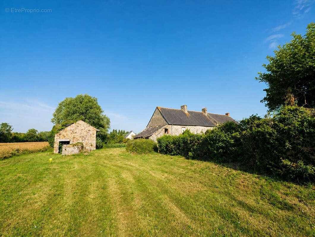 Maison à vendre Mont Dol, 5 chambres, avec dépendances/hangars, sur 9864m² de terrain. - photo 6