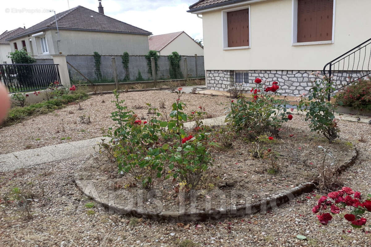 Maison à BEAUVILLIERS