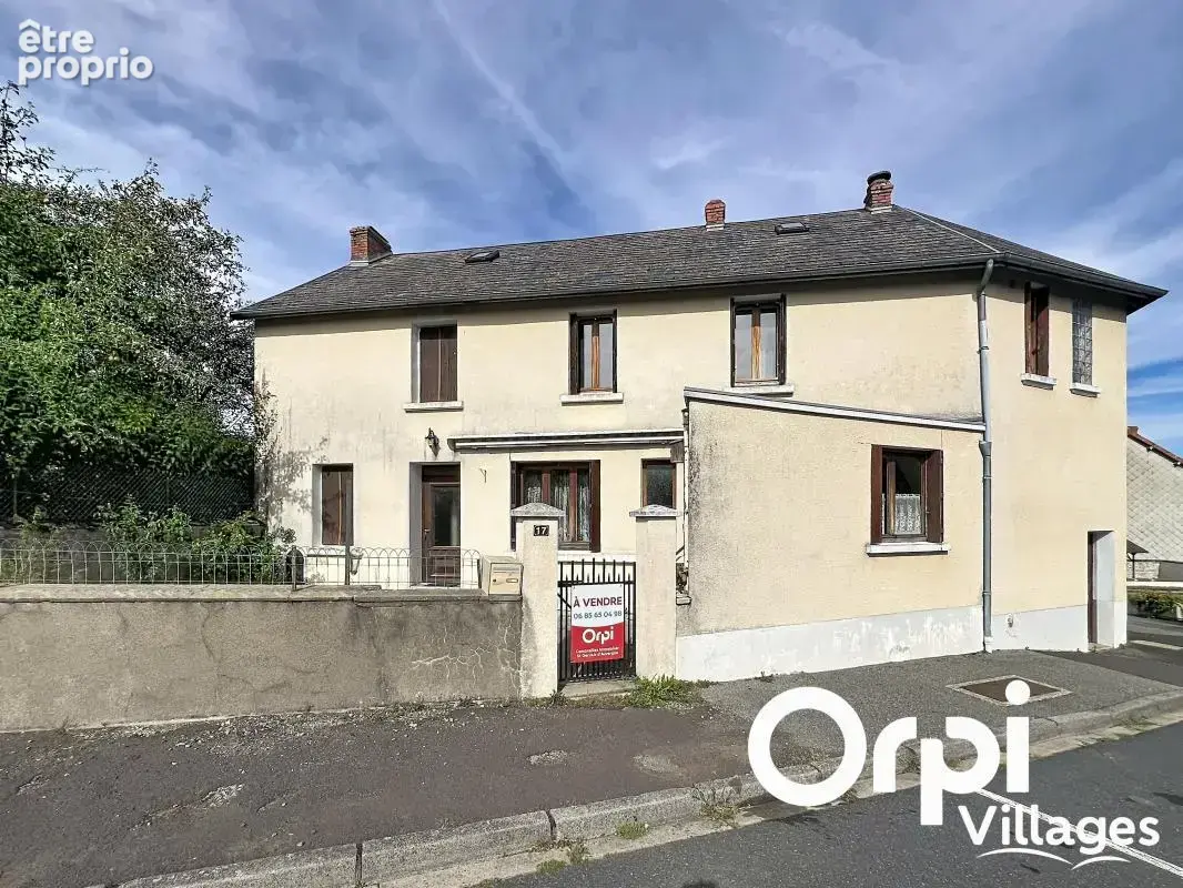Maison à SAINT-GERVAIS-D'AUVERGNE