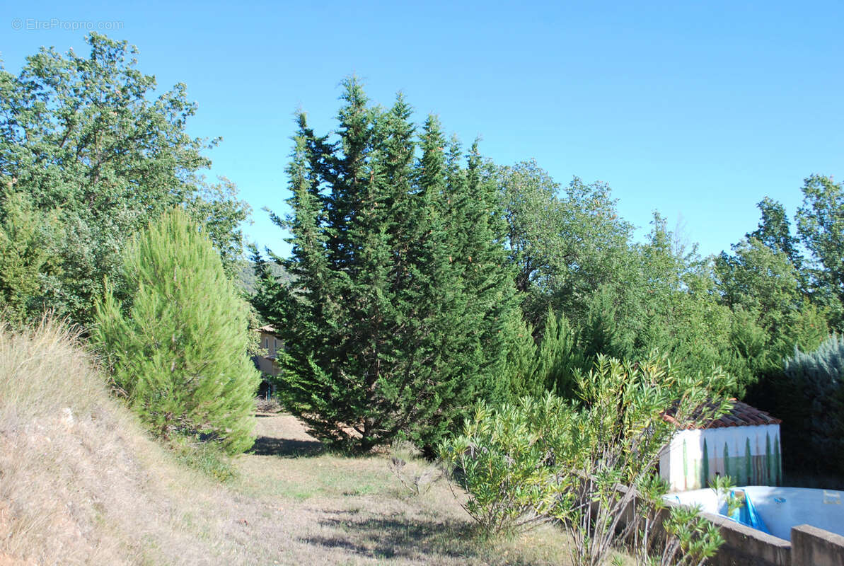 Terrain à VILLECROZE