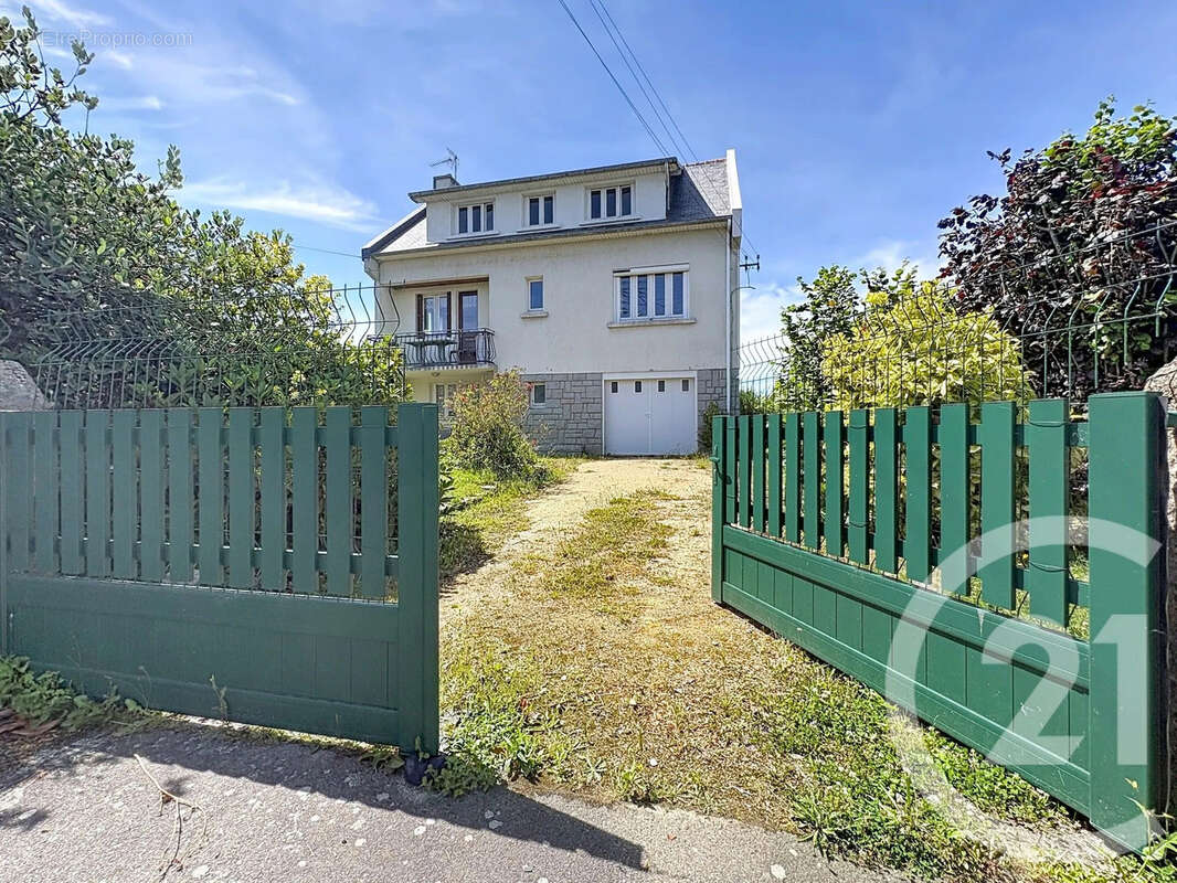 Maison 122 m² à Saint-Quay-Perros  - photo 13