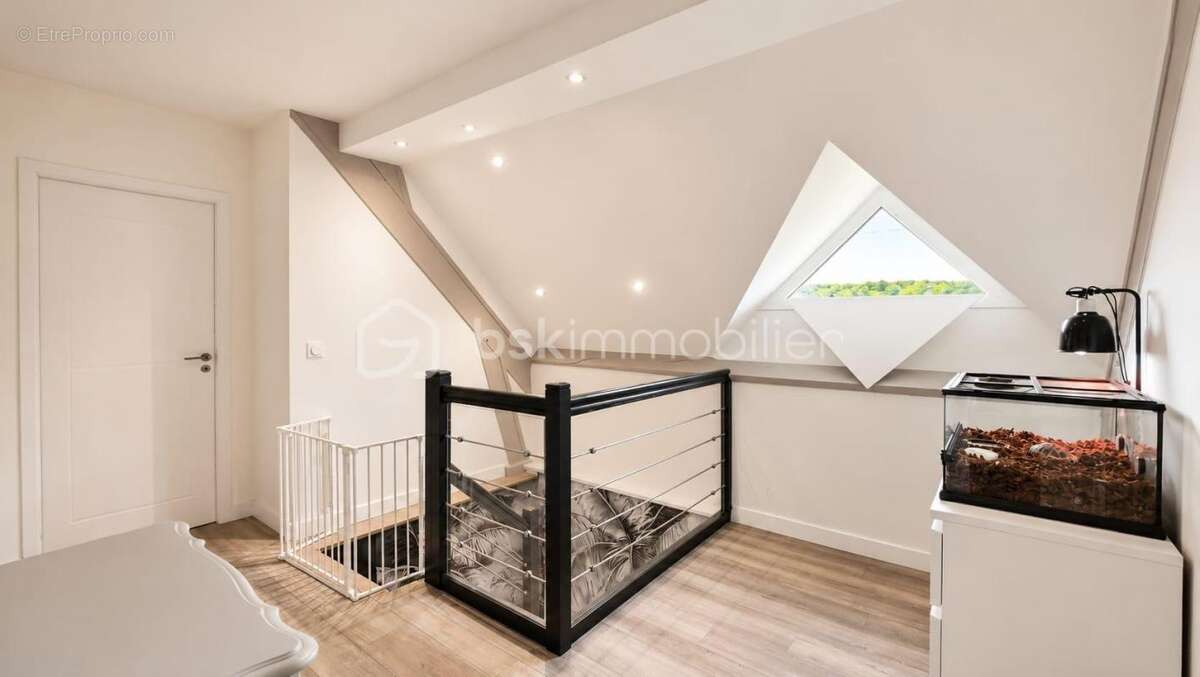 Maison familiale de 160 m² avec sous-sol total - photo 9
