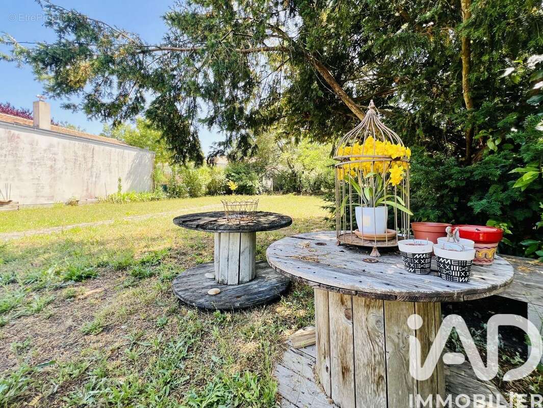 Maison 98 m² à Saint-Xandre  - photo 3