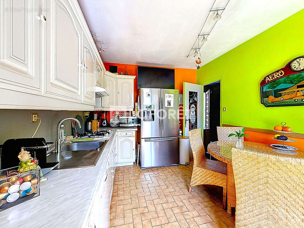 Maison à CHALLES-LES-EAUX