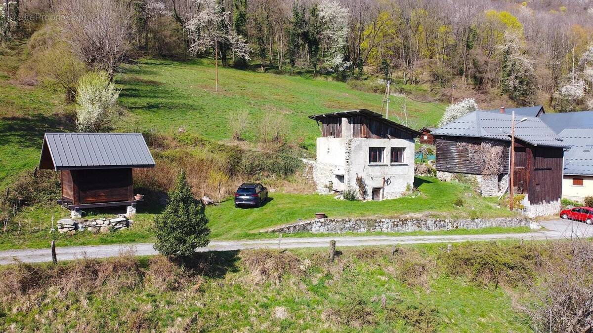 Maison à SAINT-ETIENNE-DE-CUINES