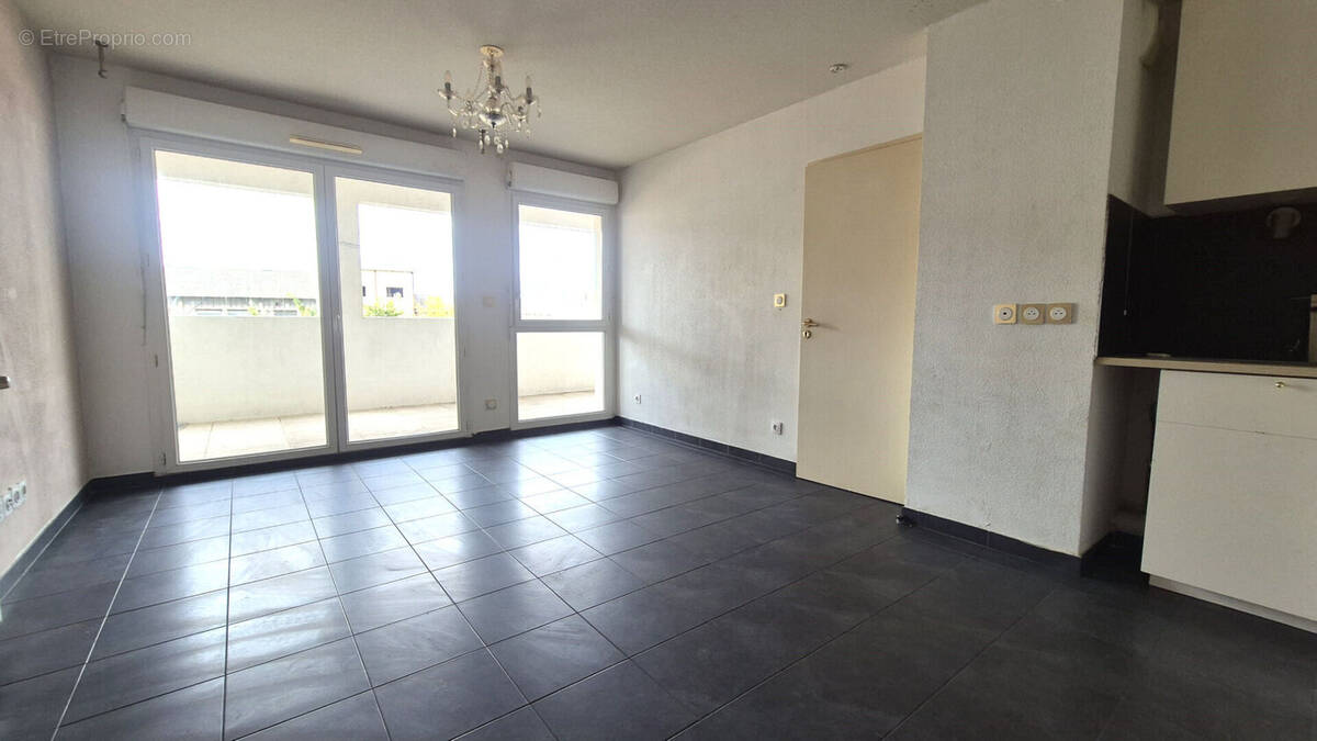 Appartement à MARSEILLE-3E