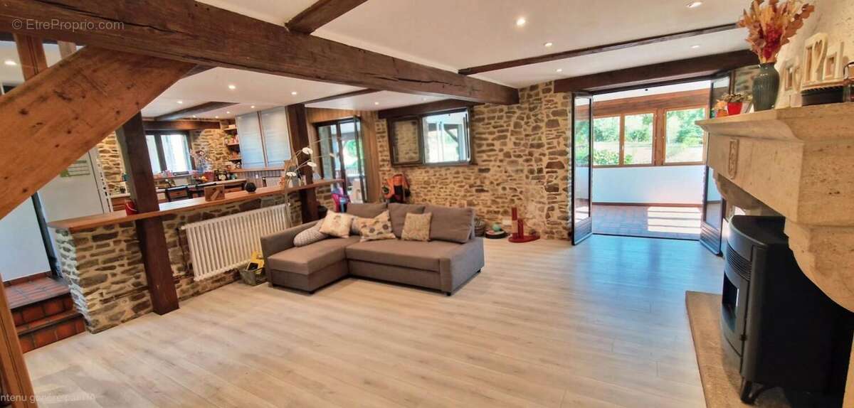  Coup de cœur à la campagne – Belle maison familiale 6 pièces de 140 m² avec véranda chauffée, dépendances, garages et jardin - photo 5
