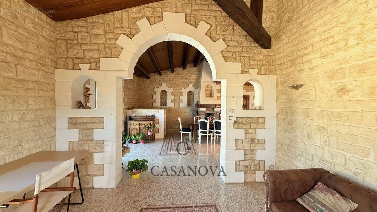 Maison à VILLENEUVE-LES-BEZIERS