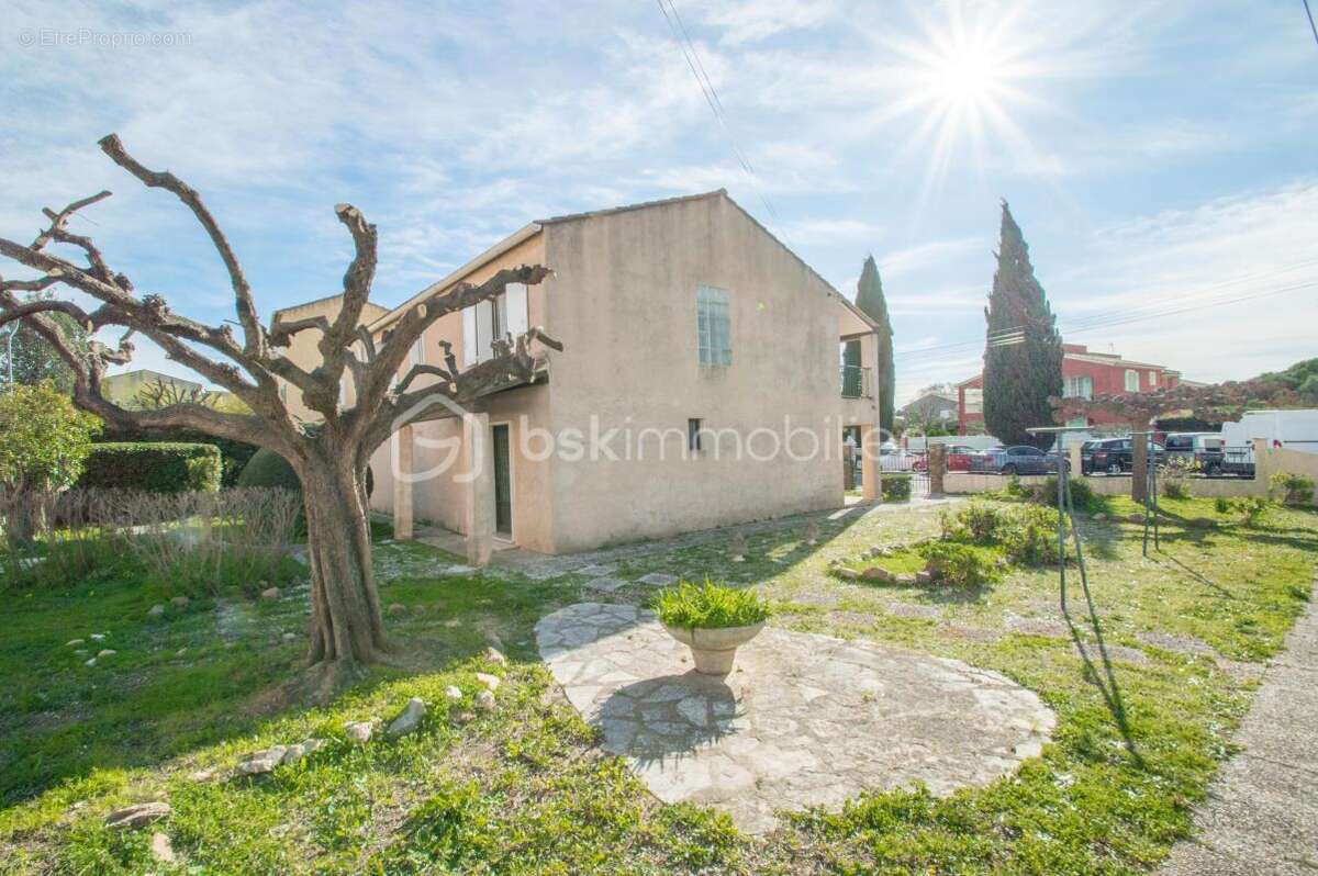 Maison à LA LONDE-LES-MAURES