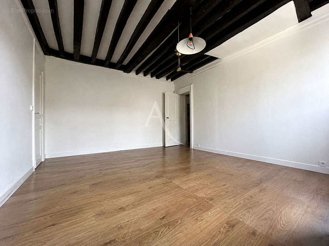 Appartement à PARIS-10E