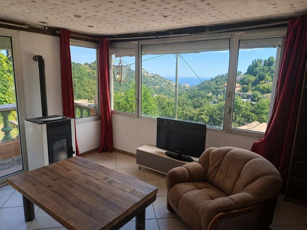 Maison à SAINTE-AGNES