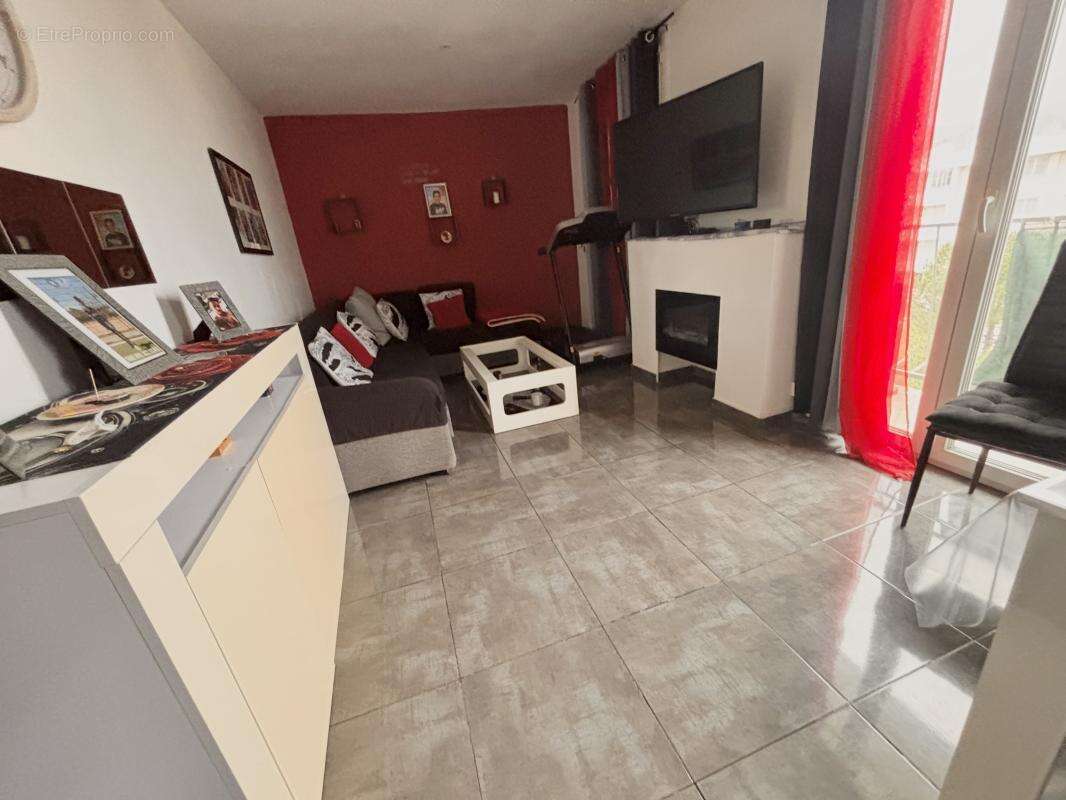 Appartement à MARSEILLE-9E