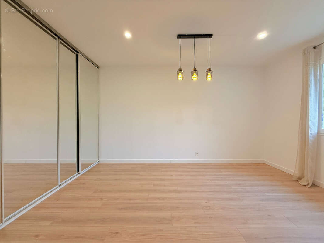 Maison à SAINT-DOULCHARD