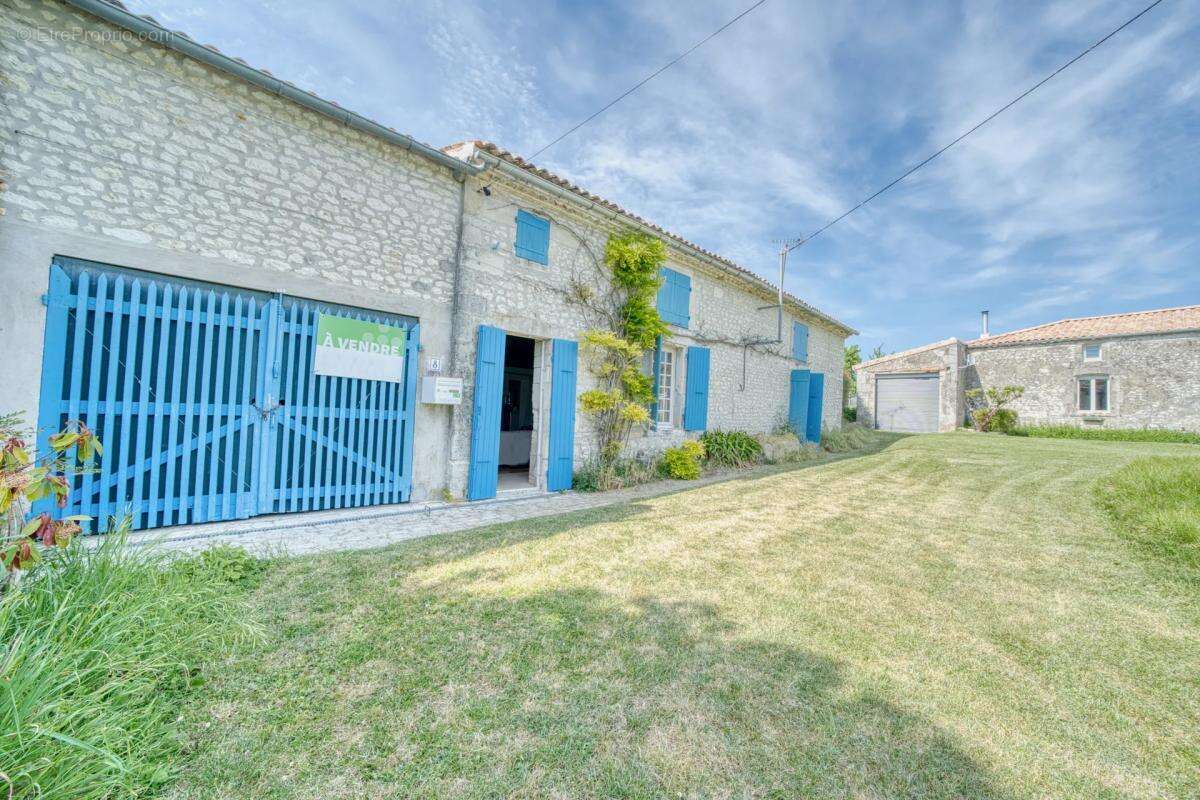 Authentique maison charentaise de 180 m² habitables avec piscine - photo 25