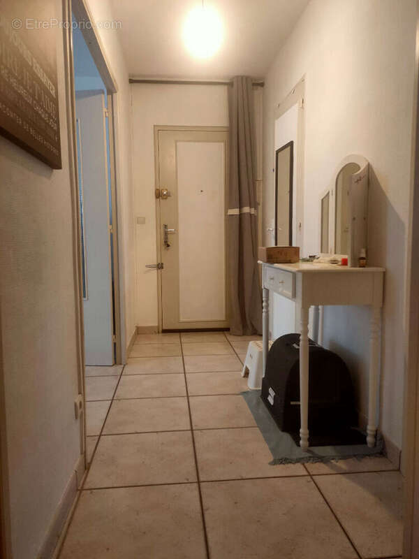 Appartement T3 de 69,48m2 au rez-de-chaussee Jardin Jean de Ockeghem, Tours , proche gare TGV, commerces, écoles - photo 4