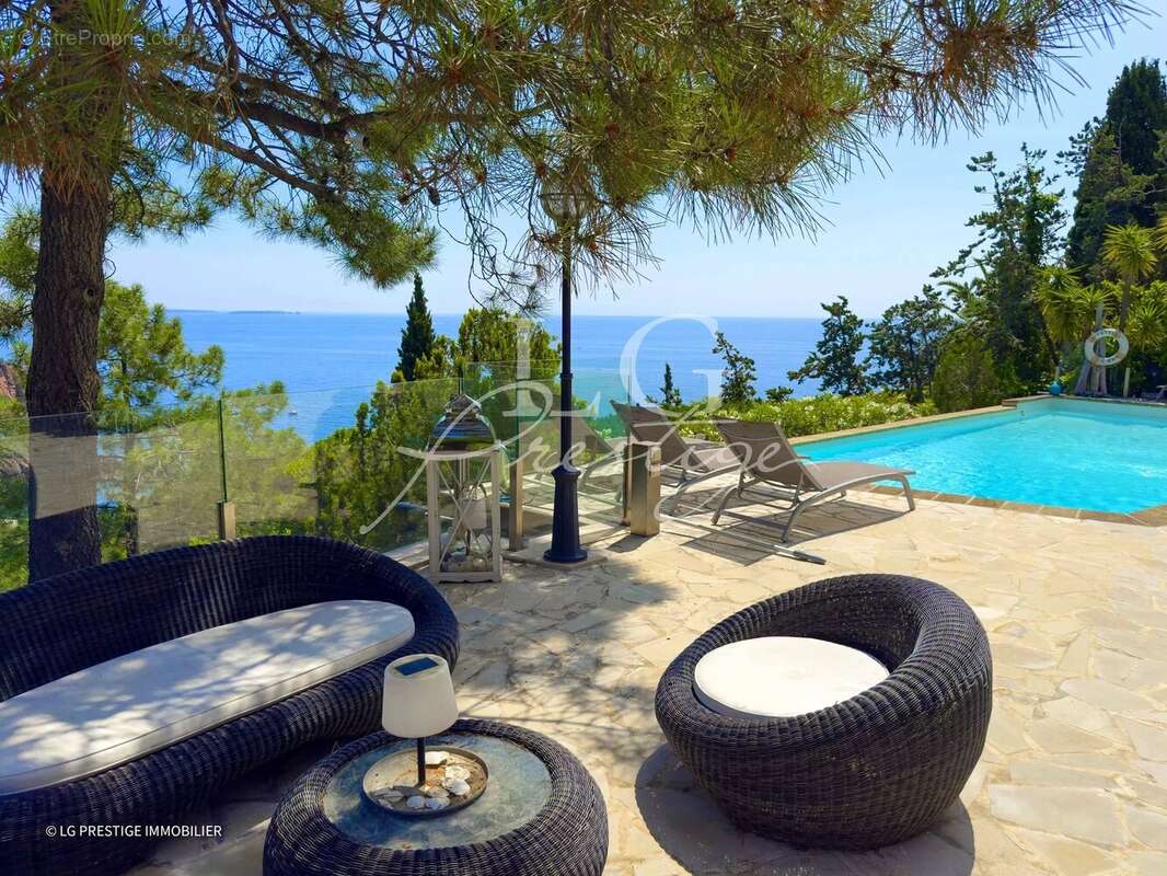 Élégante villa avec vue sur la mer à Théoule-sur-Mer - photo 4