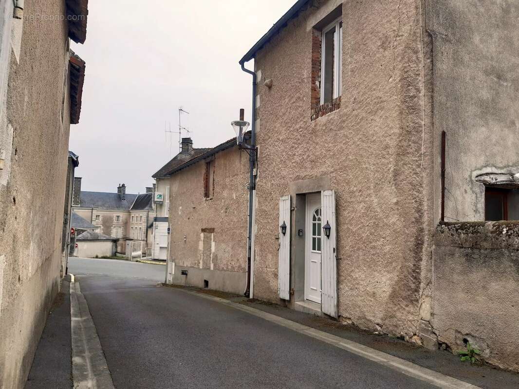Maison à LA TRIMOUILLE